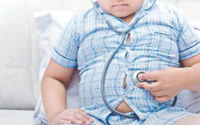 Sai lầm trong cách nuôi dạy dẫn đến con bị béo phì
